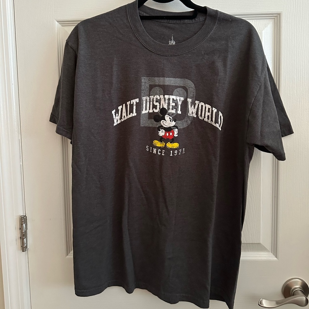 Walt Disney World Mickey Mouse T-shirt Large